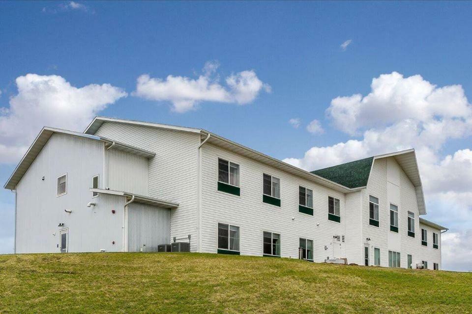 Lakes Inn At Dunvilla Exterior photo