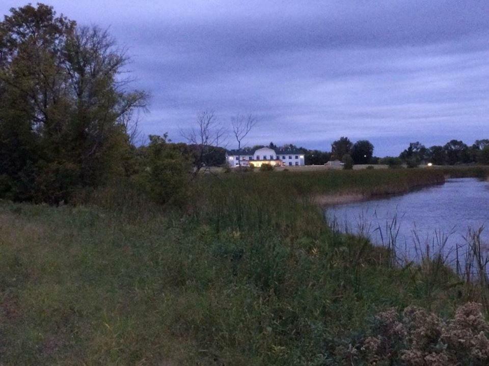 Lakes Inn At Dunvilla Exterior photo